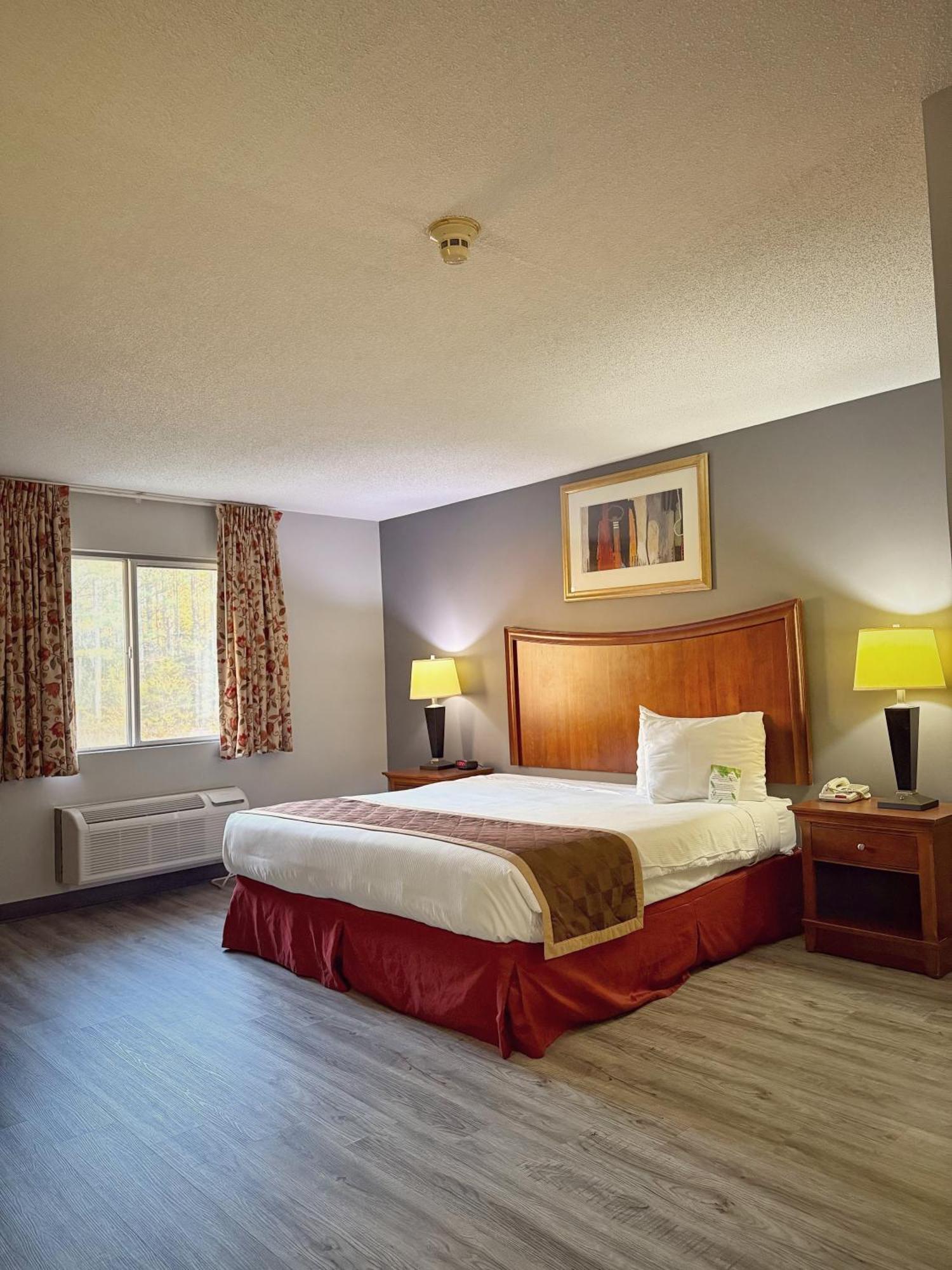 Lake Tree Inn & Suites 매리언 외부 사진