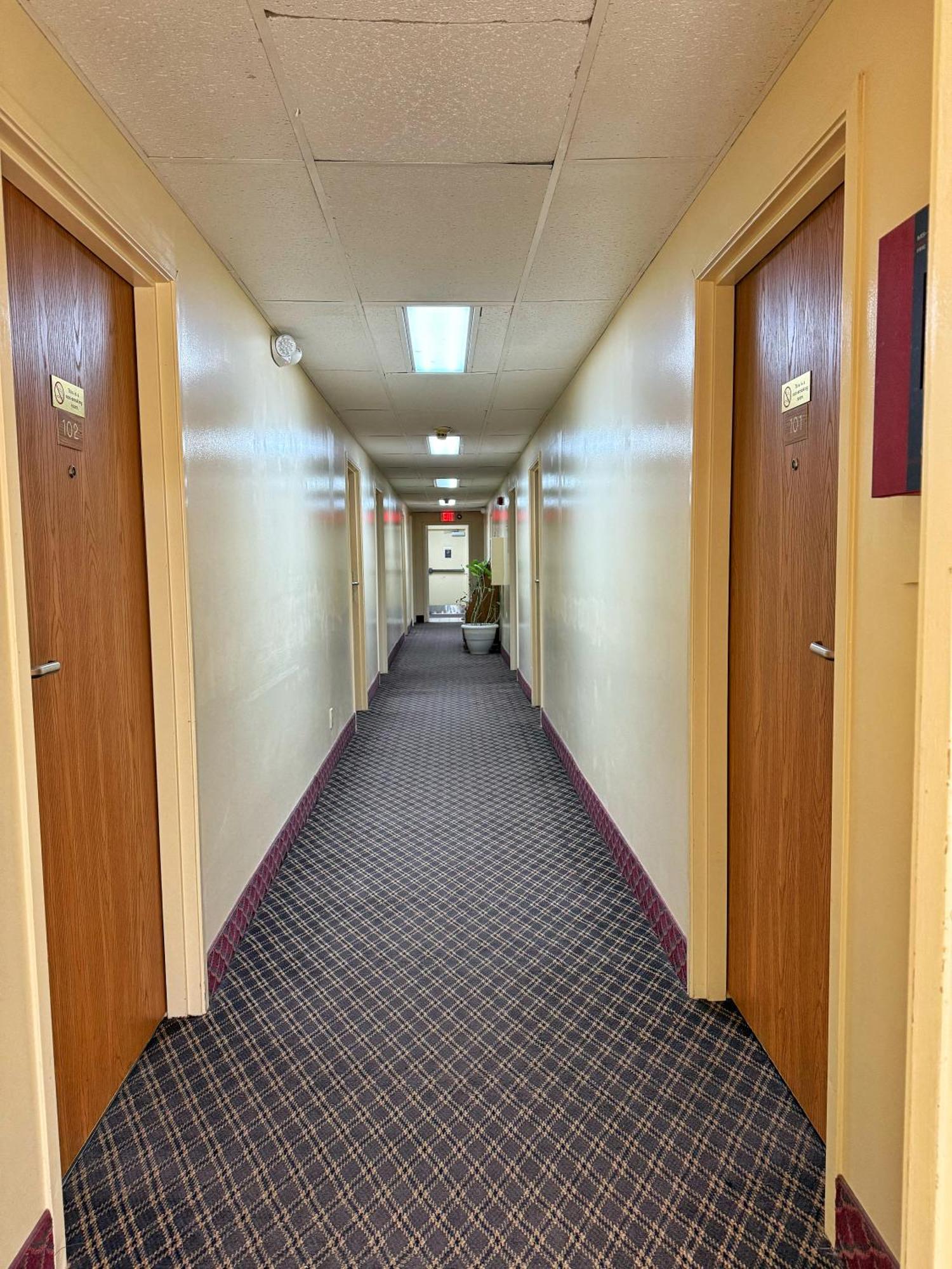 Lake Tree Inn & Suites 매리언 외부 사진
