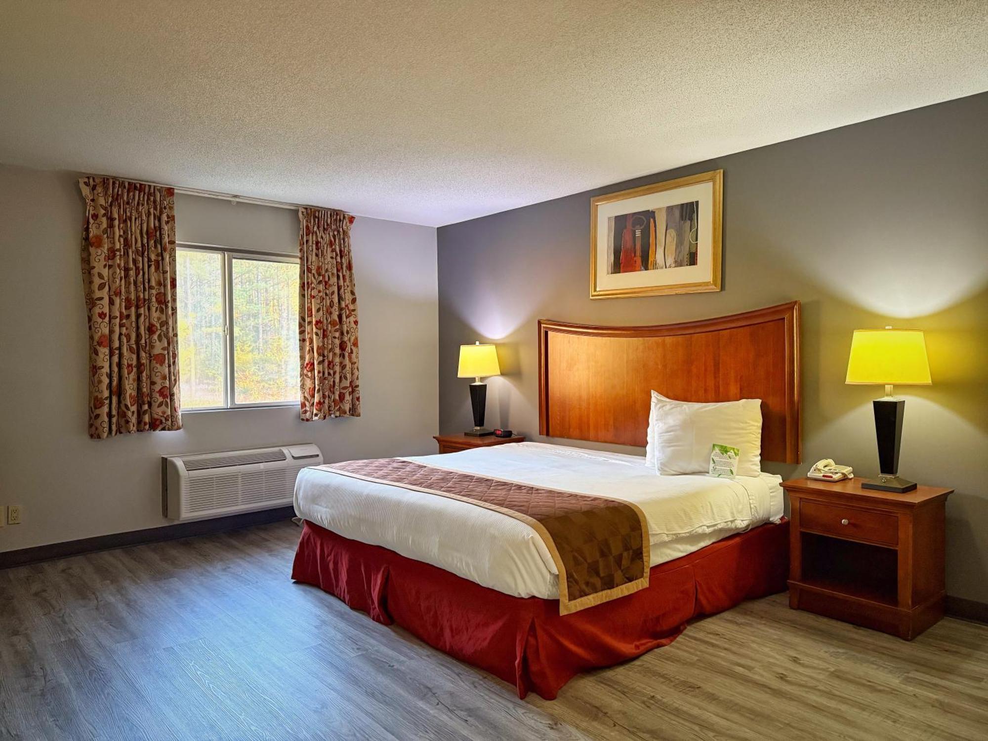 Lake Tree Inn & Suites 매리언 외부 사진