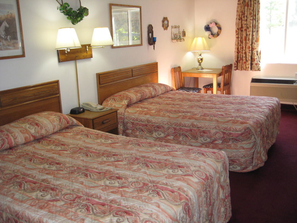 Lake Tree Inn & Suites 매리언 외부 사진
